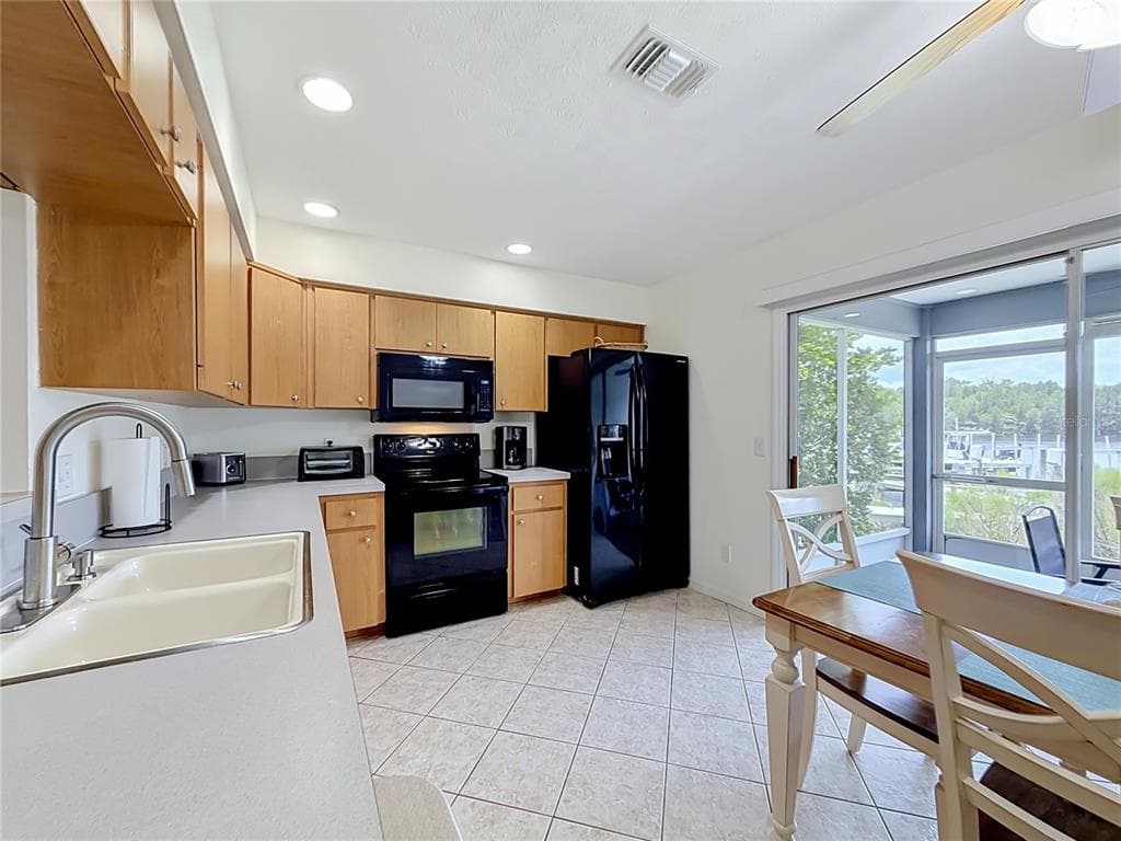 11122 W COVE HARBOR DRIVE 112 photo 12