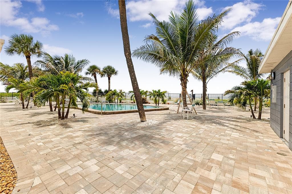 1205 TARPON CENTER DRIVE B4 photo 10