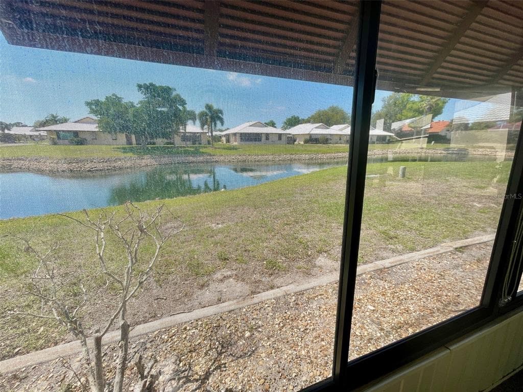 137 DRIFTING SANDS DRIVE photo 17
