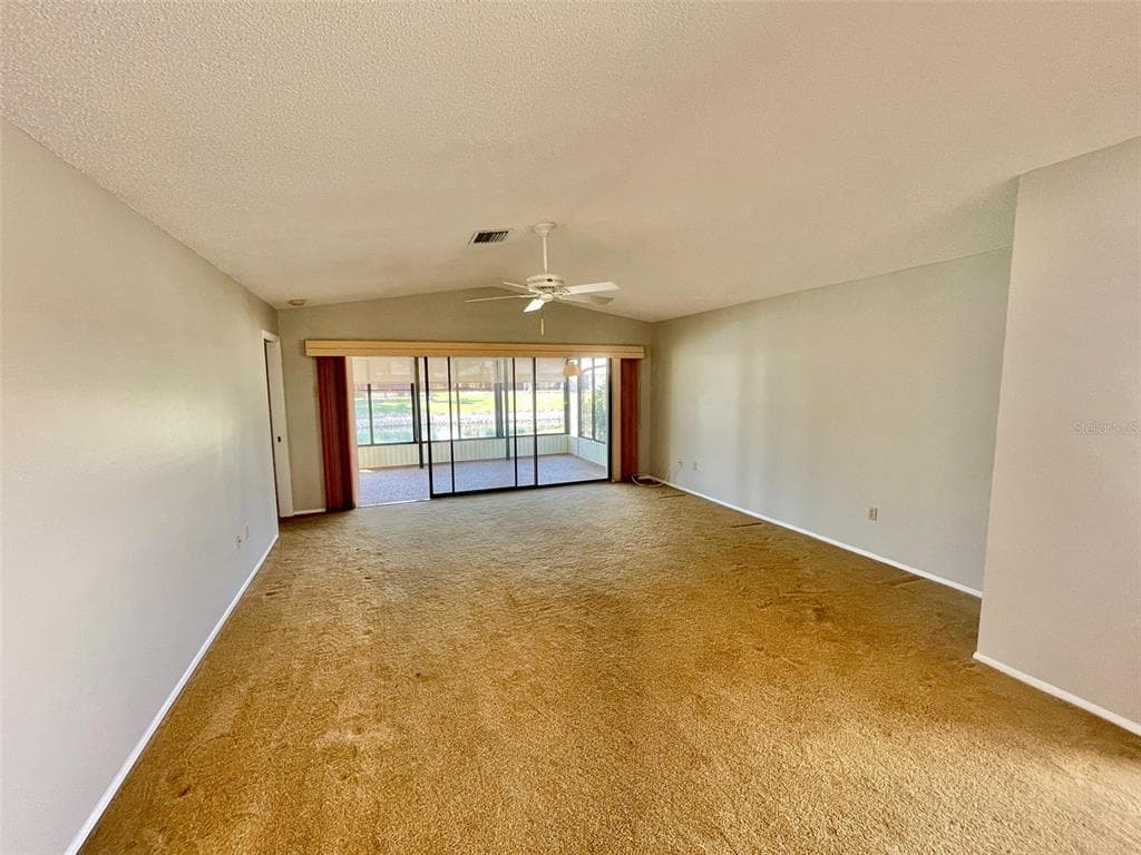 137 DRIFTING SANDS DRIVE photo 10