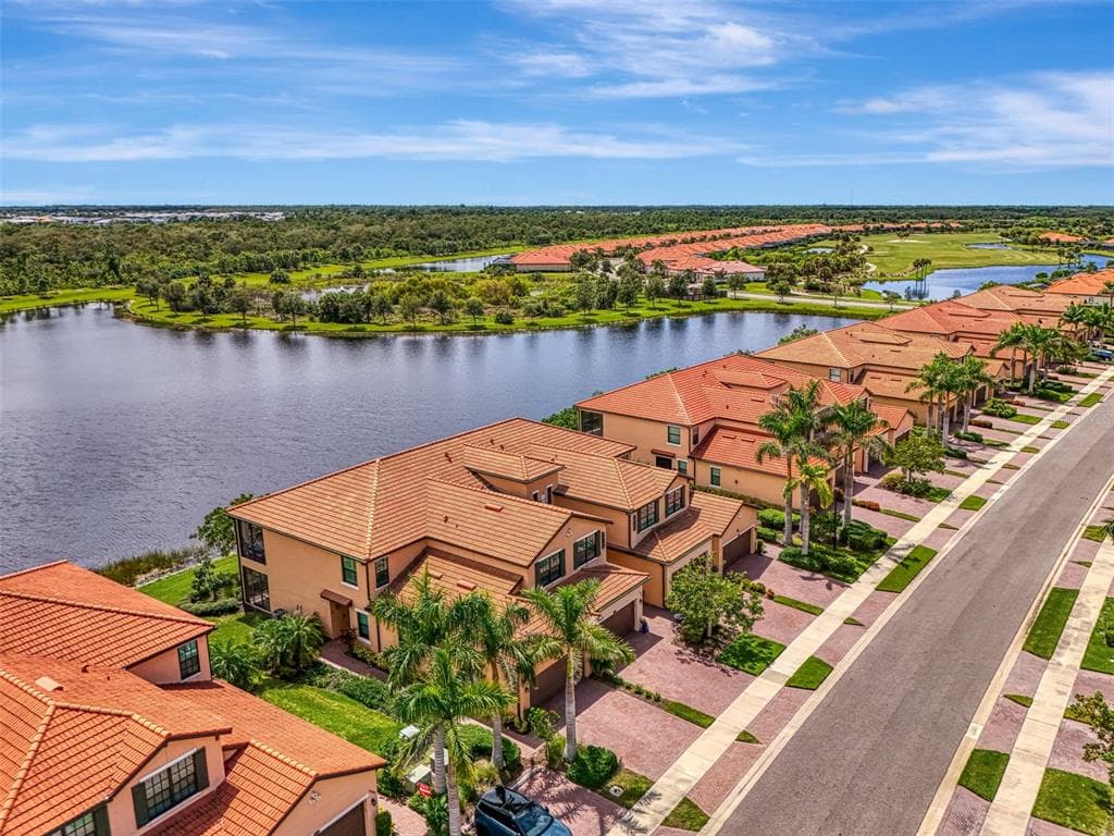 10797 TARFLOWER DRIVE 201 photo 3