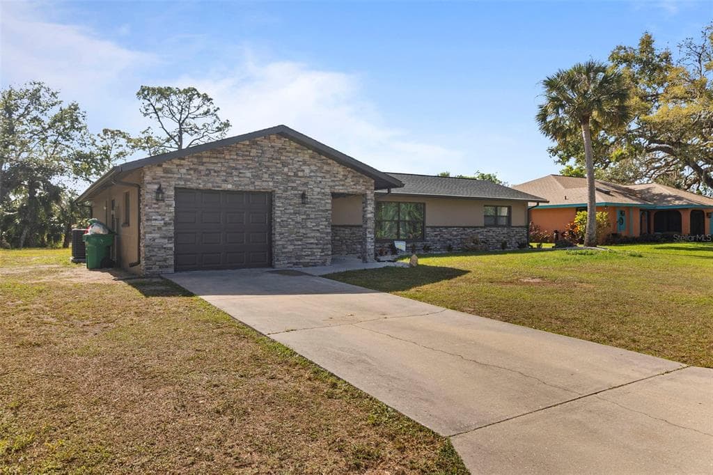 20495 ALBURY DRIVE photo 2