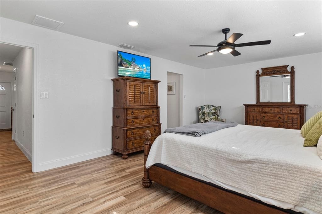 20495 ALBURY DRIVE photo 20