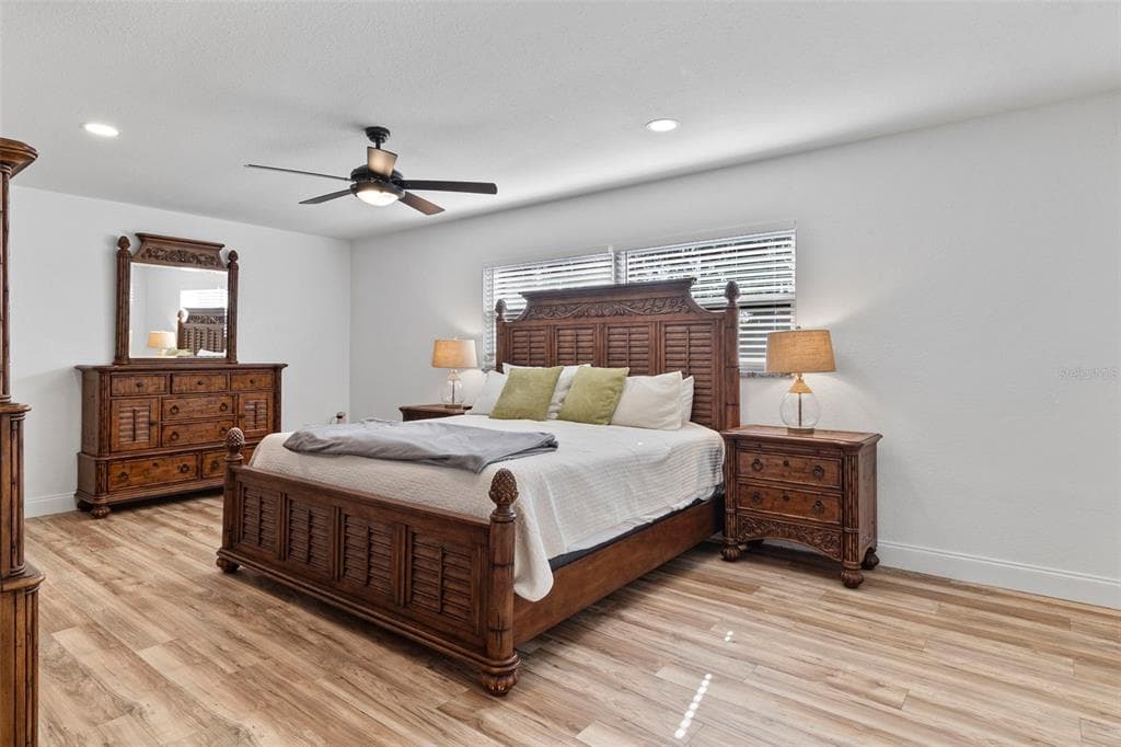 20495 ALBURY DRIVE photo 4