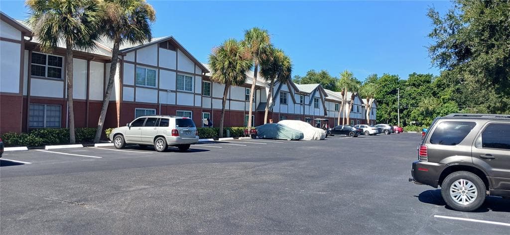 650 PINELLAS POINT DRIVE S 110 photo 4
