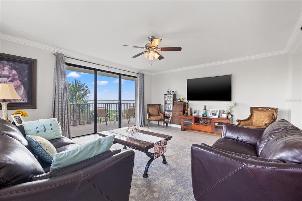 1501 GULF BOULEVARD 206 photo 3