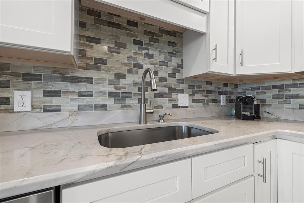 1501 GULF BOULEVARD 206 photo 9