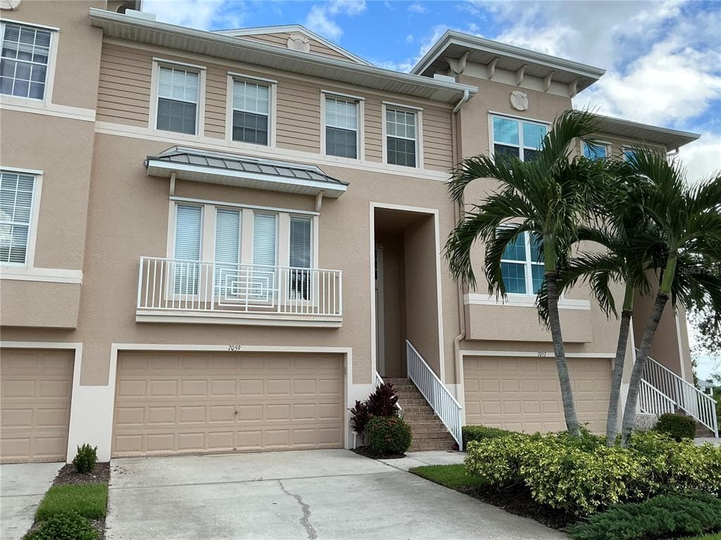 7059 ISLAMORADA CIRCLE photo 2
