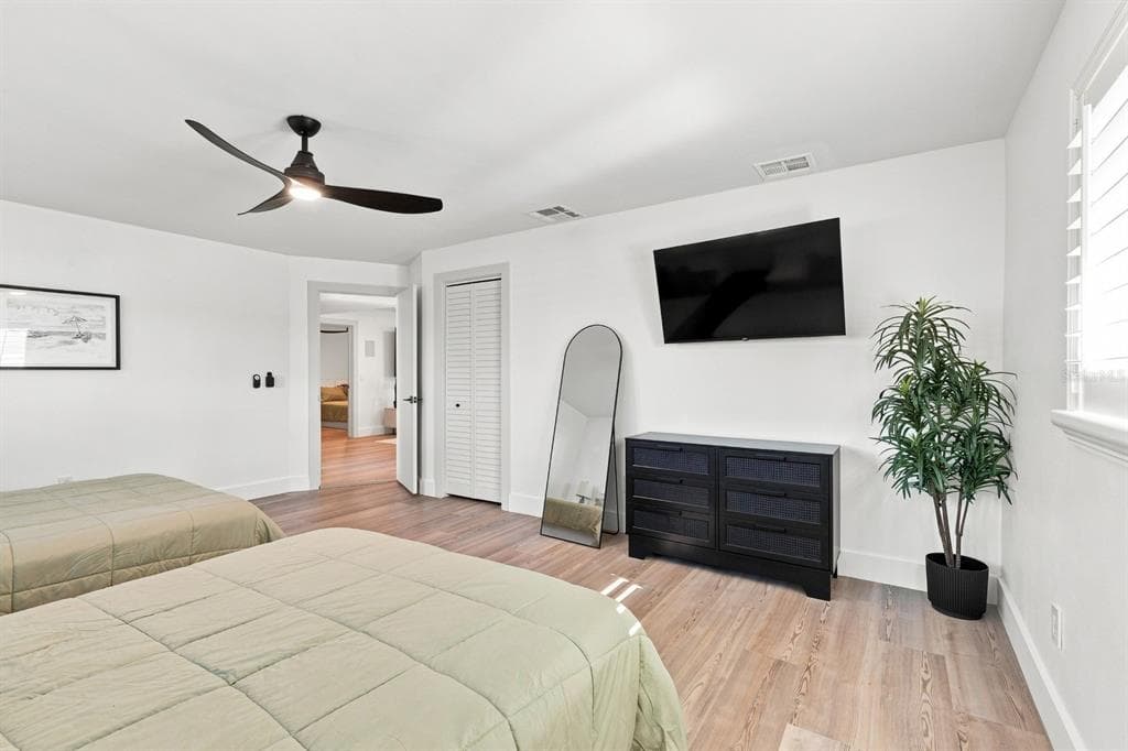 320 PALM ISLAND NE photo 16
