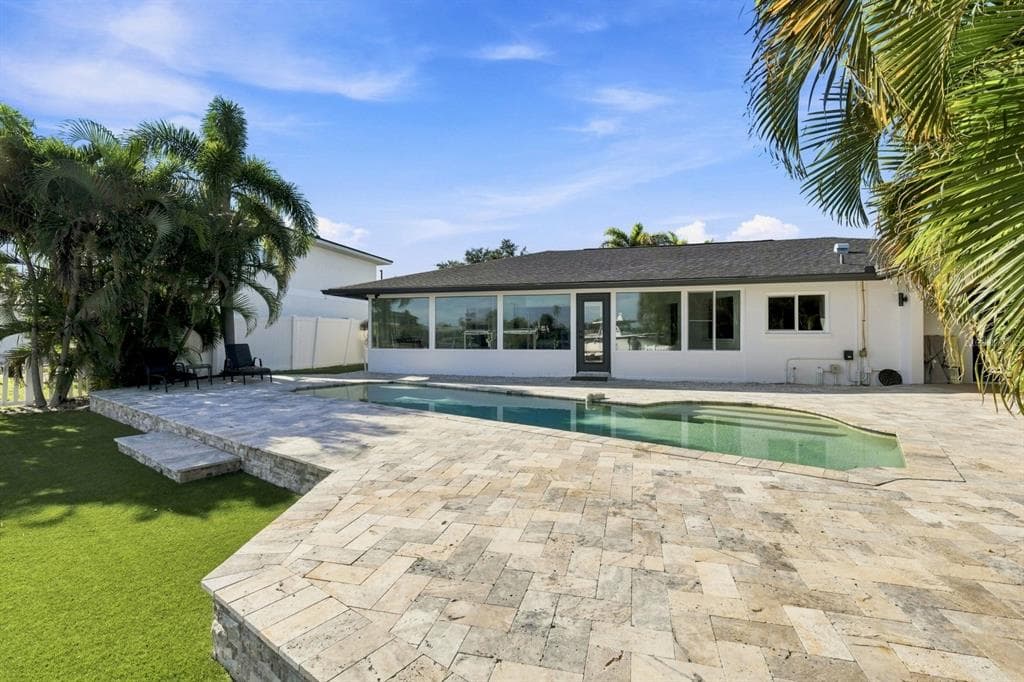 320 PALM ISLAND NE photo 7