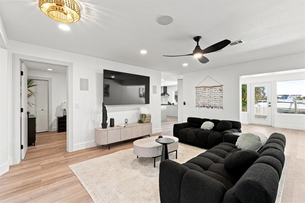 320 PALM ISLAND NE photo 18