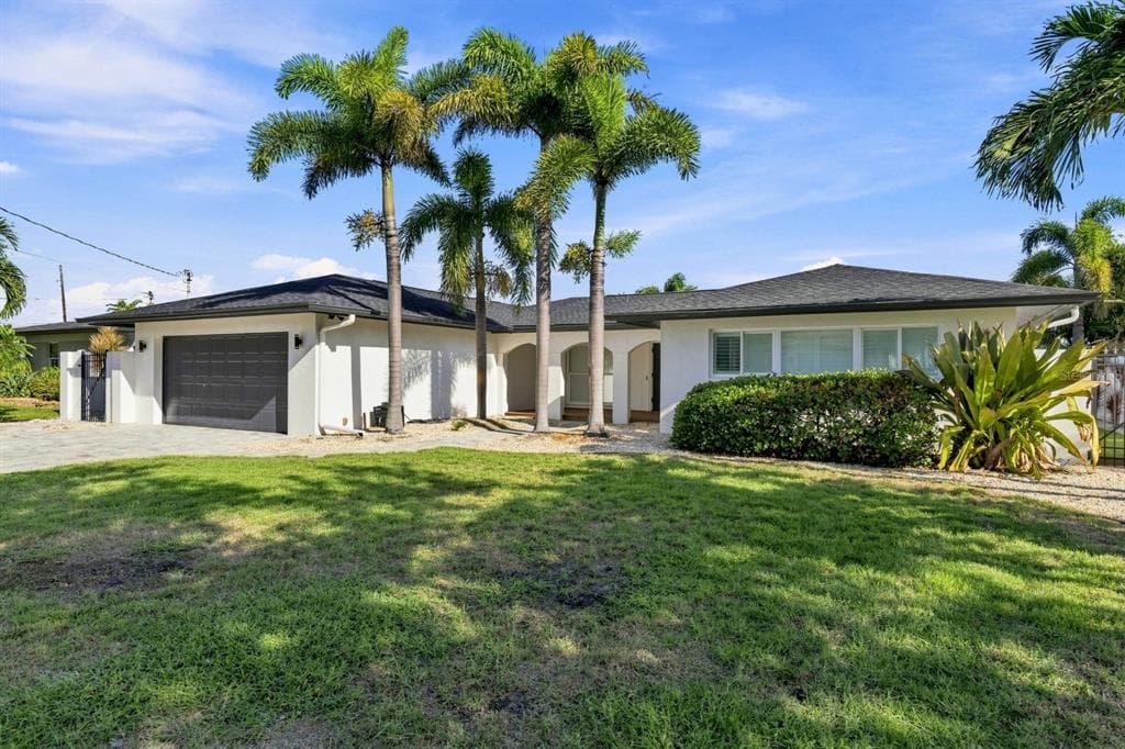 320 PALM ISLAND NE photo 4