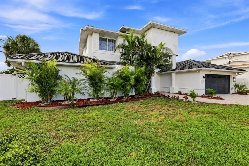 461 PALM ISLAND NE photo 3
