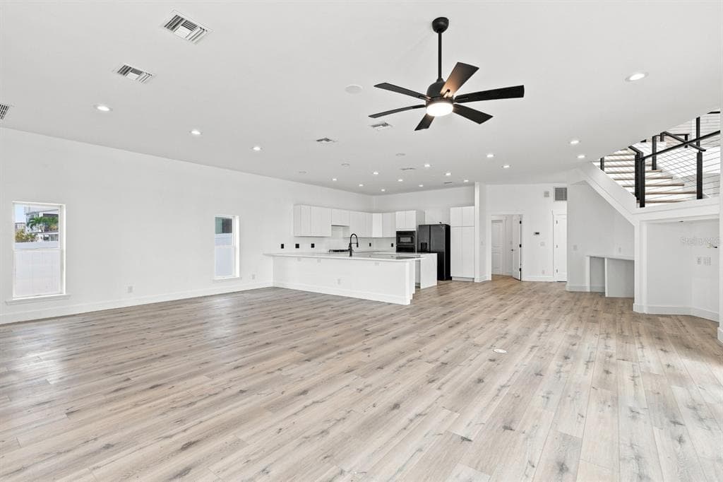 461 PALM ISLAND NE photo 24