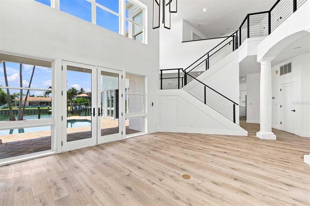 461 PALM ISLAND NE photo 10
