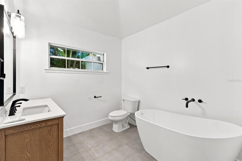 461 PALM ISLAND NE photo 15