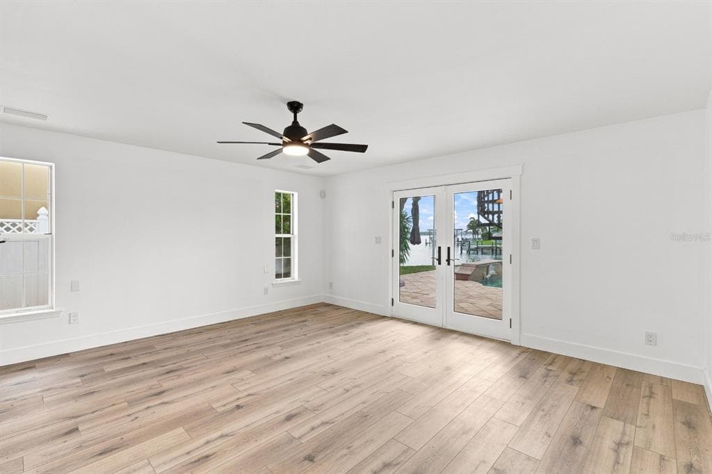 461 PALM ISLAND NE photo 11