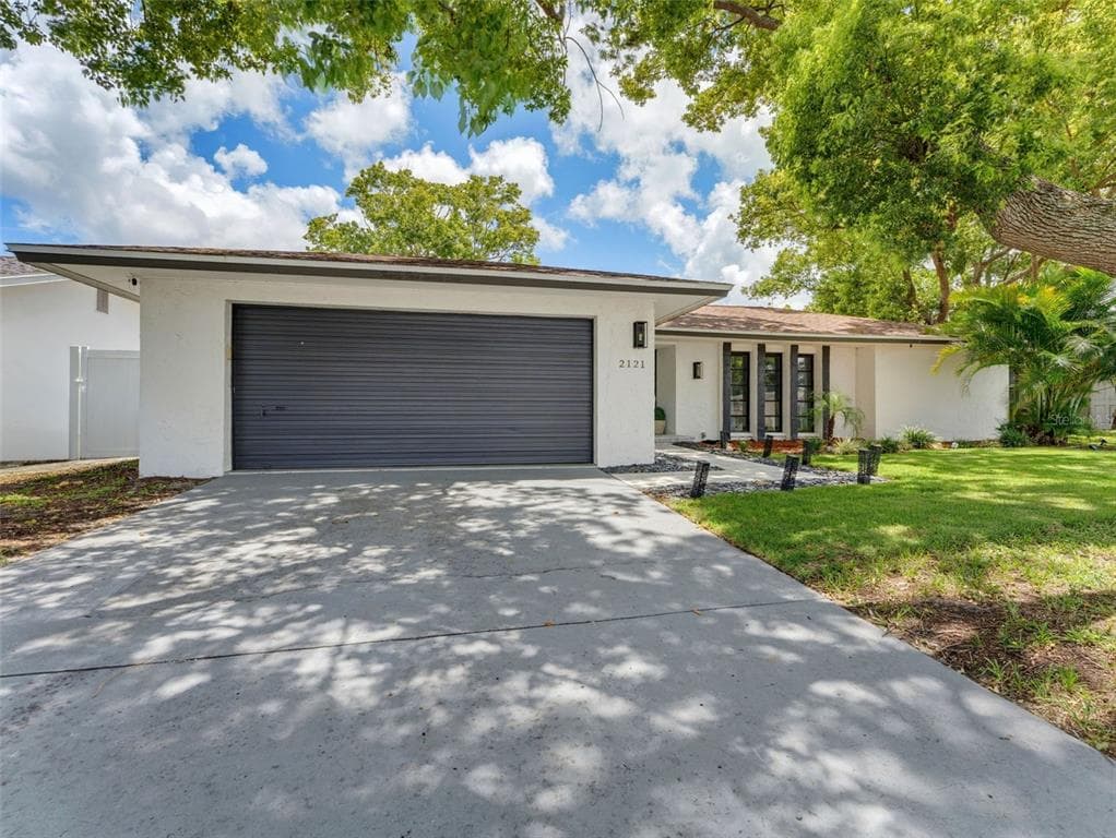 2121 BEECHER ROAD photo 5