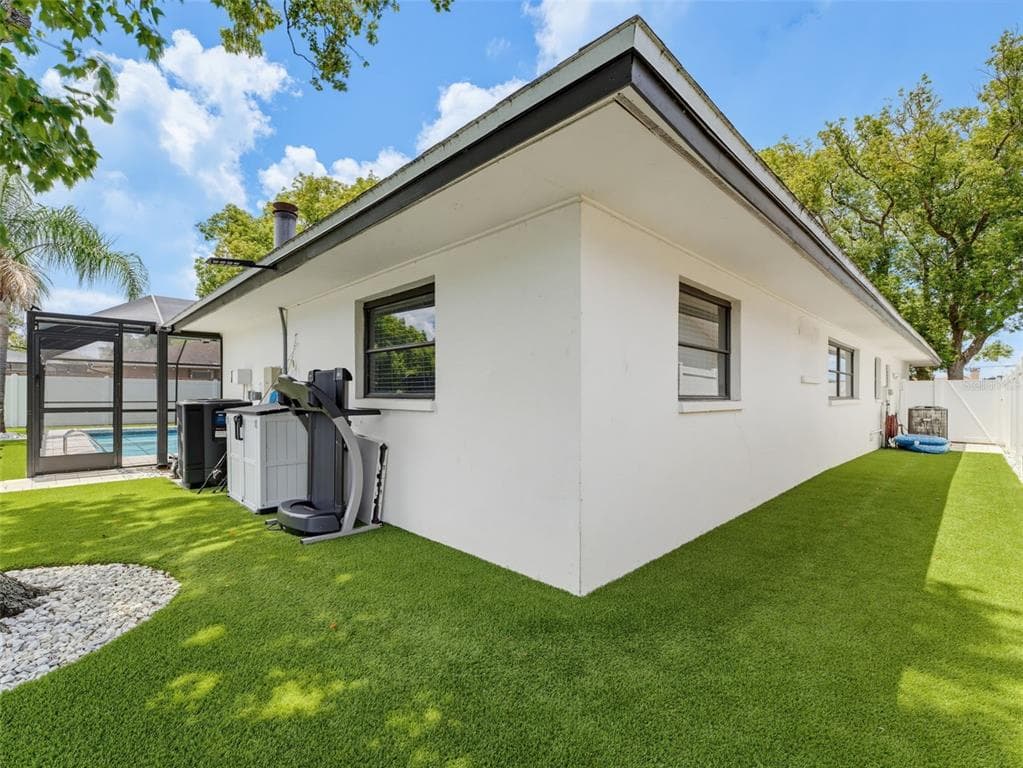 2121 BEECHER ROAD photo 18