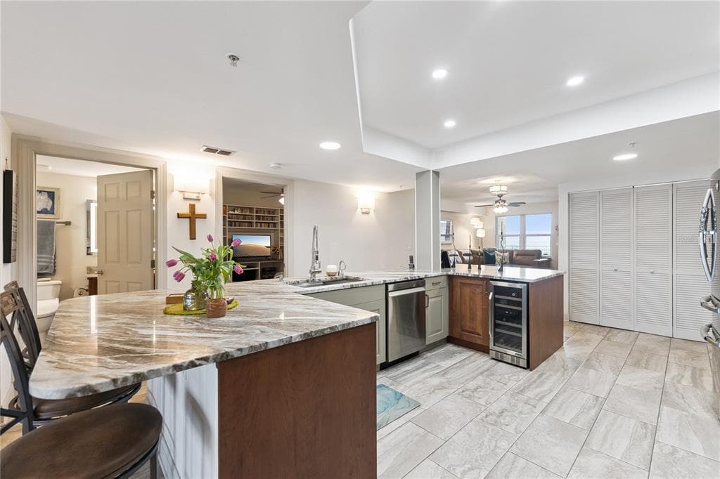 2055 S ATLANTIC AVENUE 705 photo 6