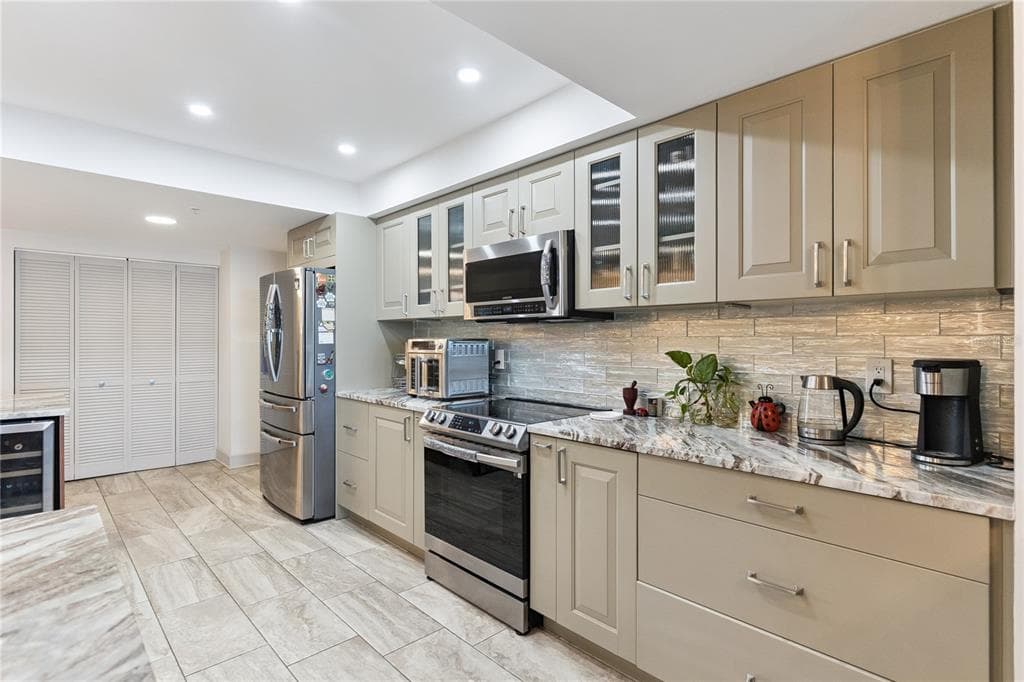 2055 S ATLANTIC AVENUE 705 photo 8