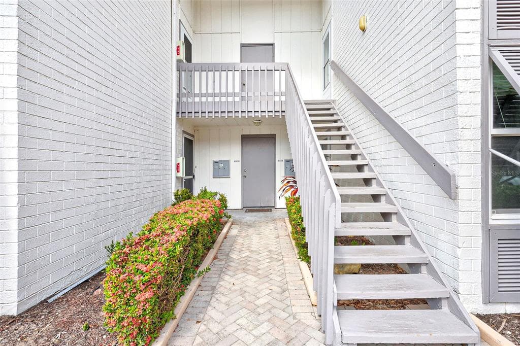 1141 W PEPPERTREE DRIVE 1141 photo 5