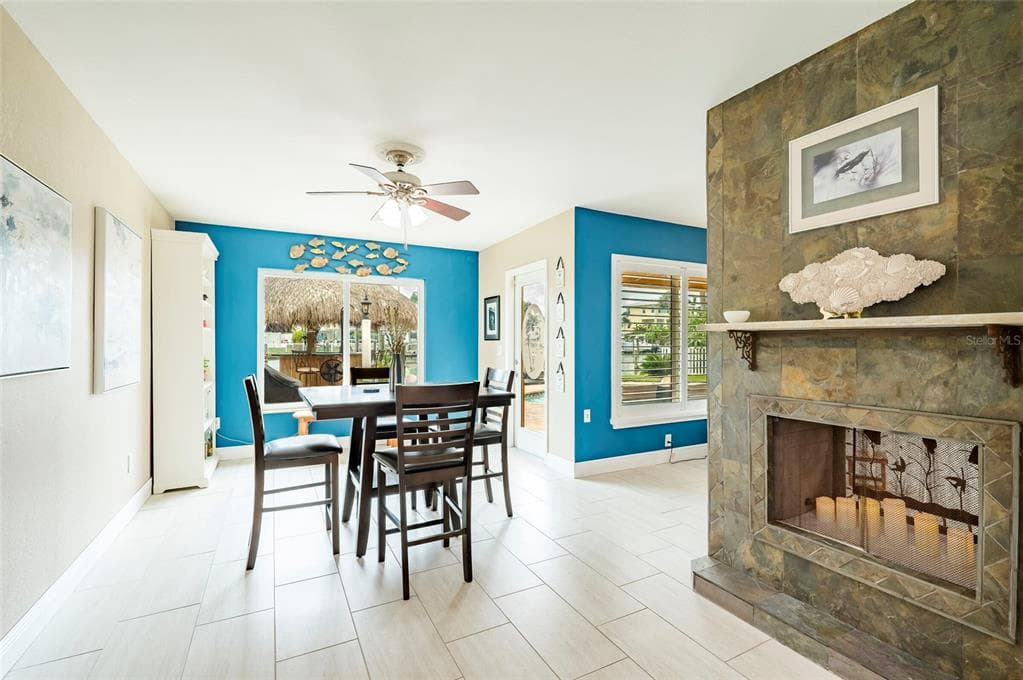 541 CRYSTAL DRIVE photo 9
