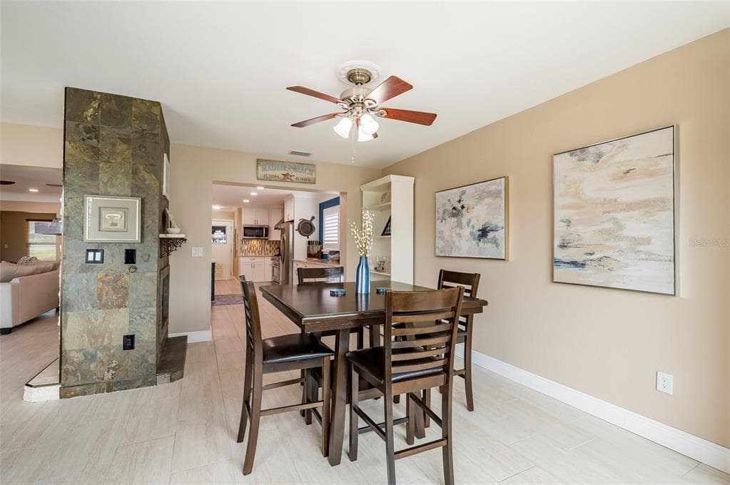 541 CRYSTAL DRIVE photo 11