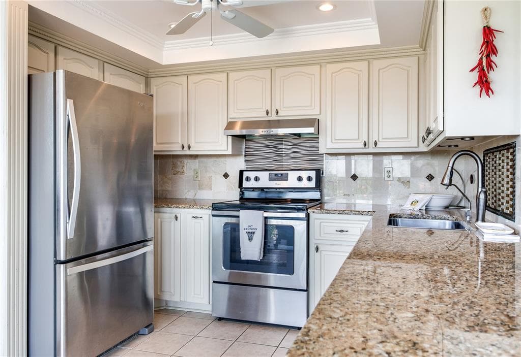 6104 PALMA DEL MAR BOULEVARD S 404 photo 13