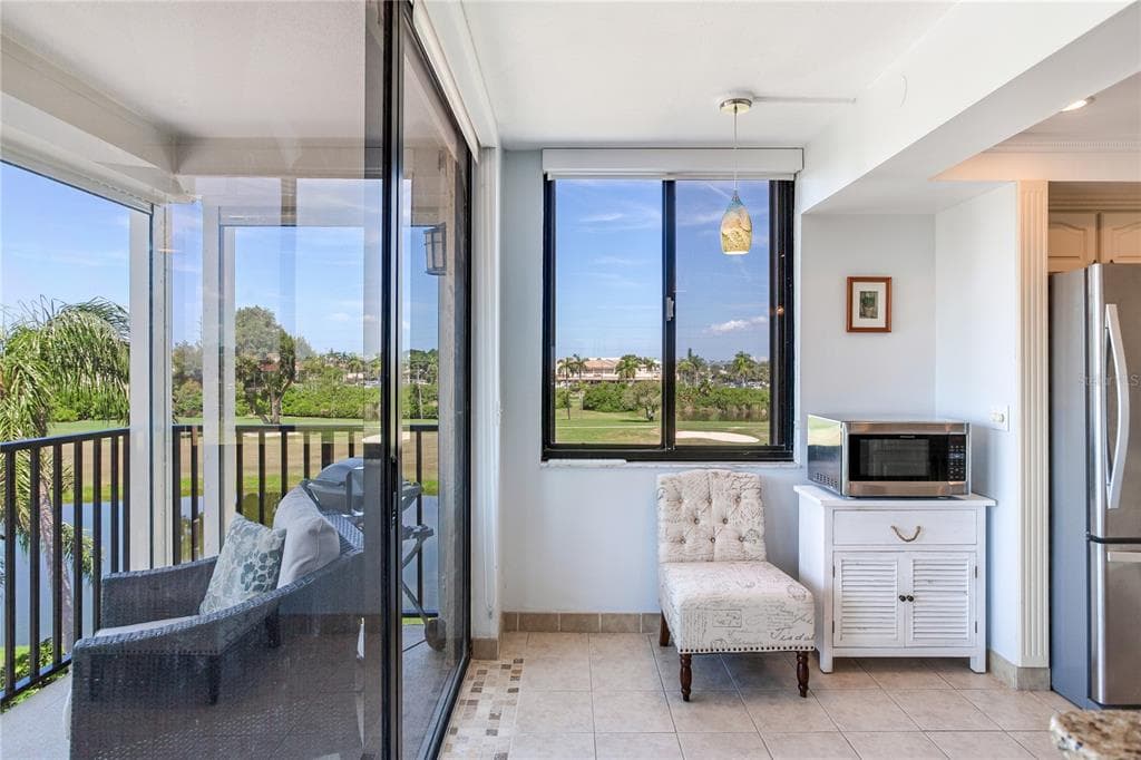 6104 PALMA DEL MAR BOULEVARD S 404 photo 12