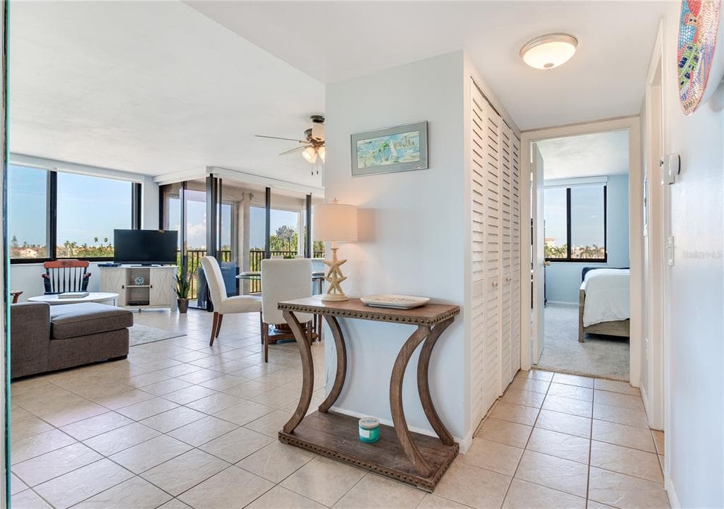 6104 PALMA DEL MAR BOULEVARD S 404 photo 5