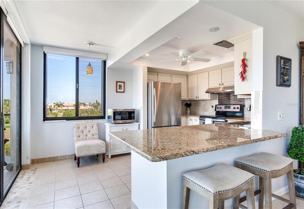 6104 PALMA DEL MAR BOULEVARD S 404 photo 11