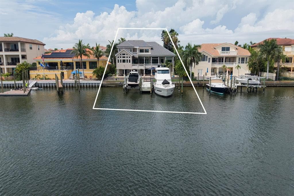 6113 PASADENA POINT BOULEVARD photo 1