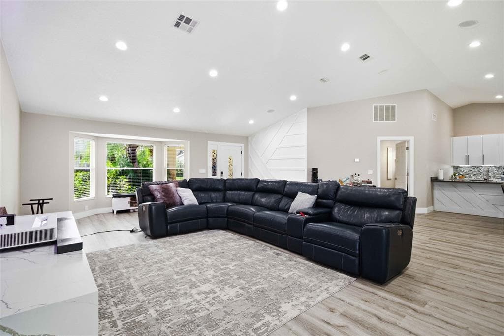 5833 CARRIAGE DRIVE photo 4