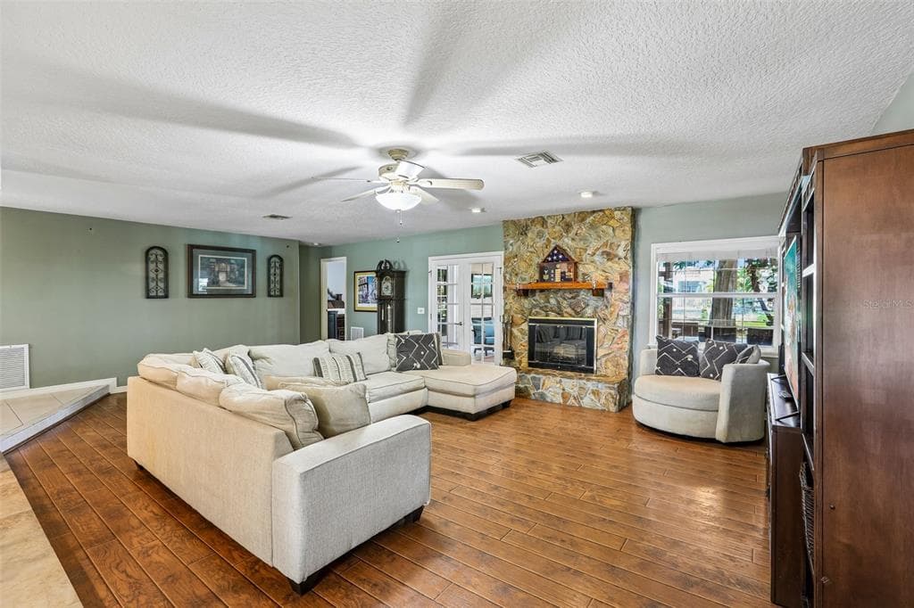 3131 N CANAL DRIVE photo 6