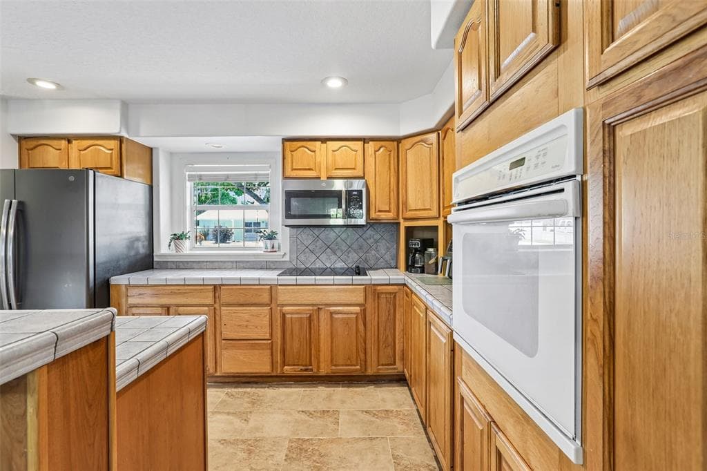 3131 N CANAL DRIVE photo 12