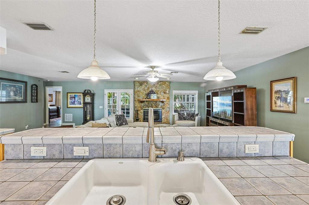 3131 N CANAL DRIVE photo 14