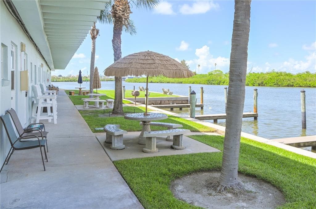 18399 GULF BOULEVARD 367 photo 2