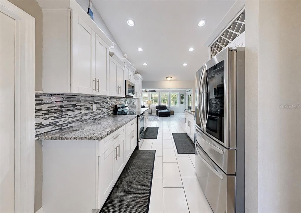 708 SPANISH MAIN DRIVE photo 22