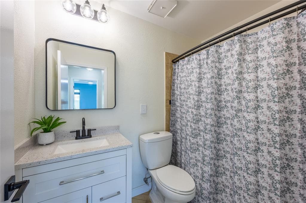 2016 PELLAM BOULEVARD photo 23