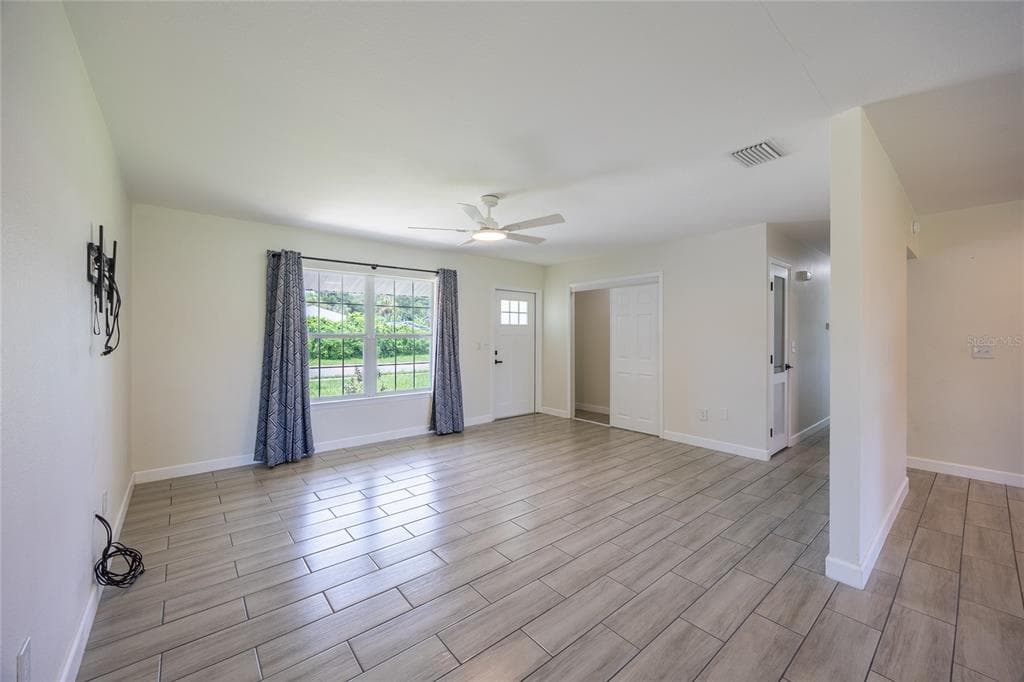 2016 PELLAM BOULEVARD photo 6