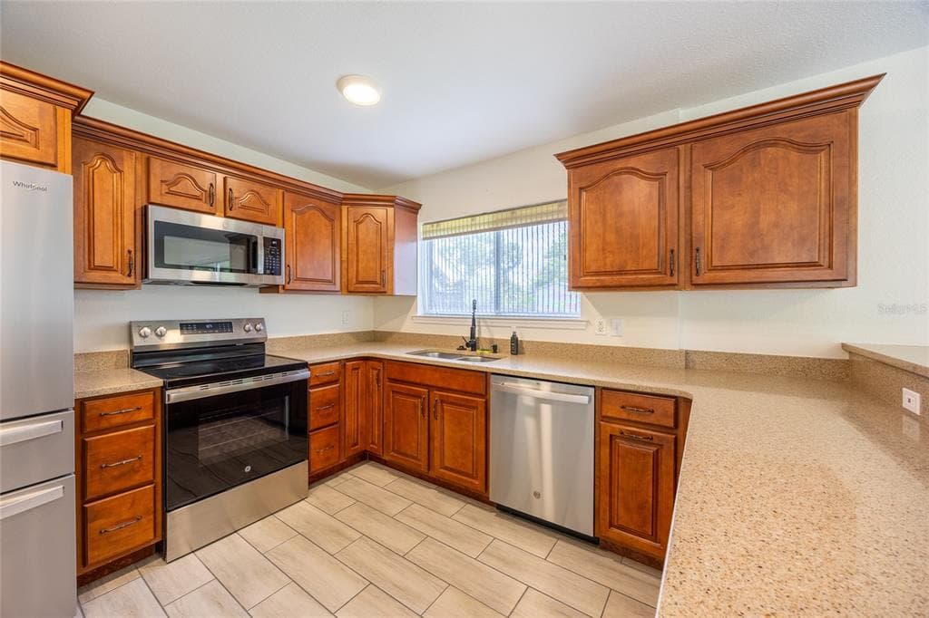 2016 PELLAM BOULEVARD photo 16