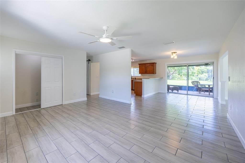 2016 PELLAM BOULEVARD photo 12