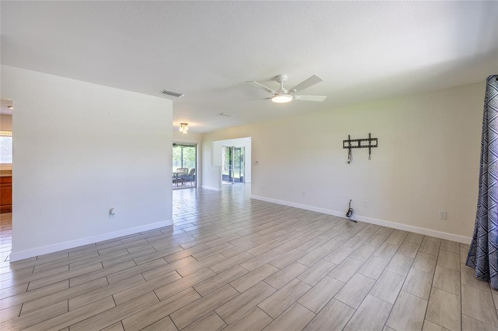 2016 PELLAM BOULEVARD photo 5