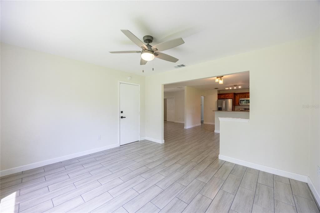 2016 PELLAM BOULEVARD photo 10