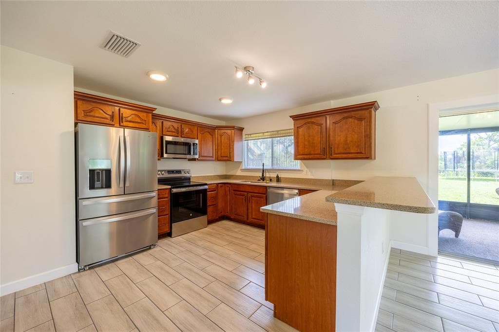 2016 PELLAM BOULEVARD photo 15