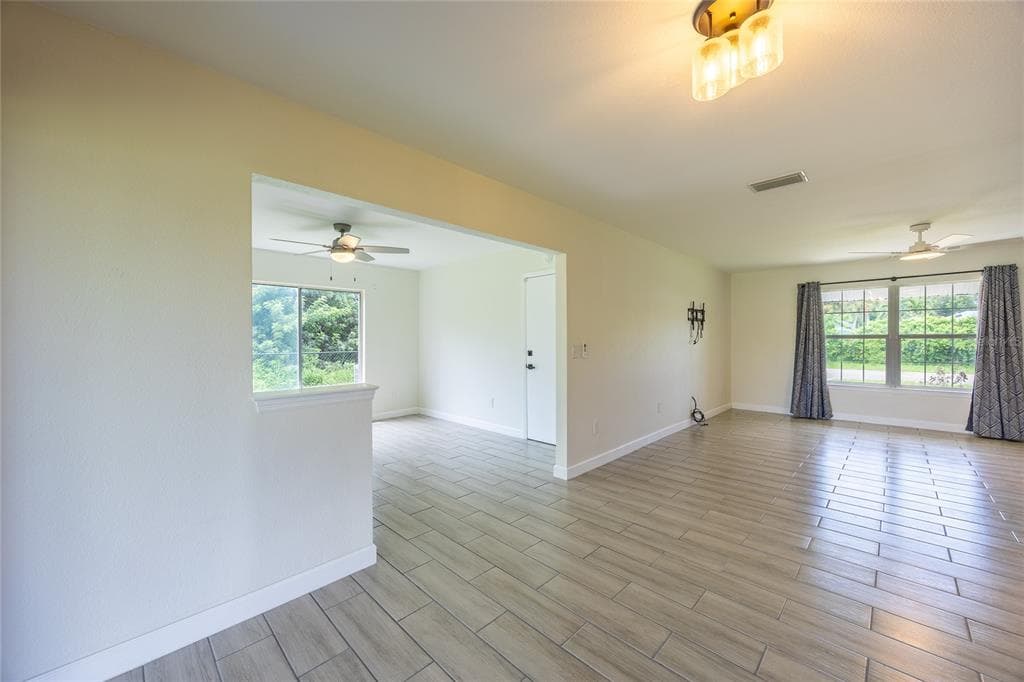 2016 PELLAM BOULEVARD photo 4