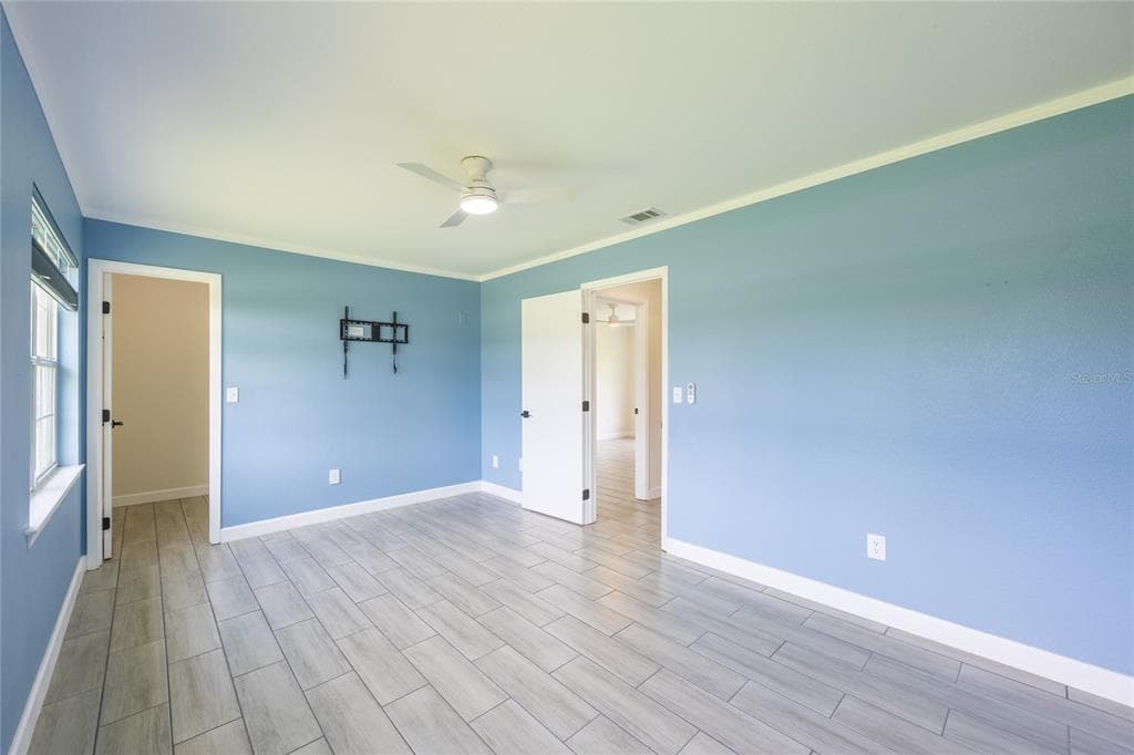 2016 PELLAM BOULEVARD photo 25