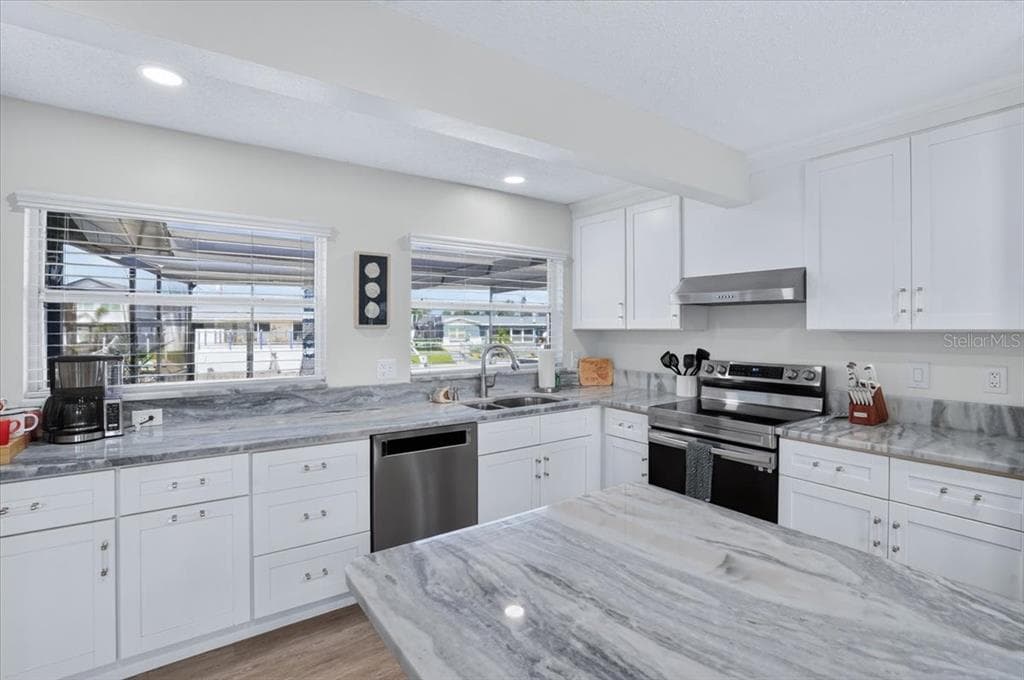 5016 MANGROVE POINT ROAD photo 16