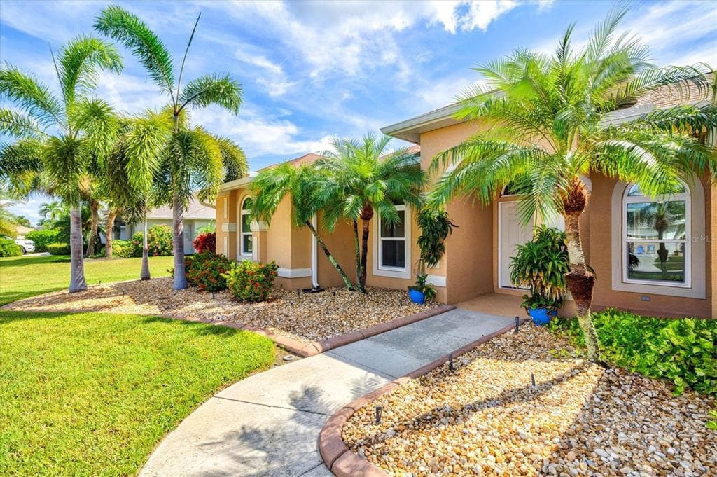 203 LAKE VICTORIA COURT photo 6